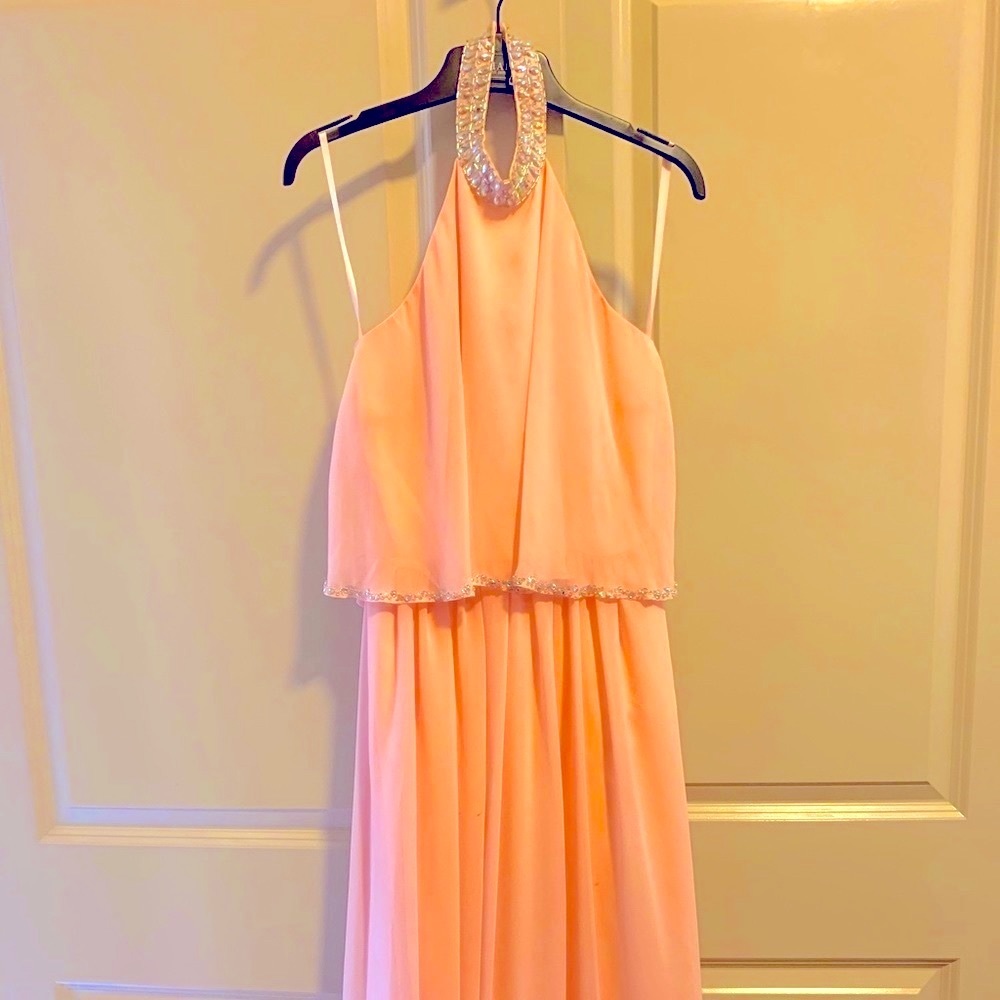Pink gown. Size 5/6 on tag. Ready for daytime or beach weddings!
